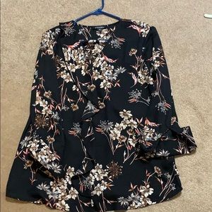 Blouse. Ruffled front